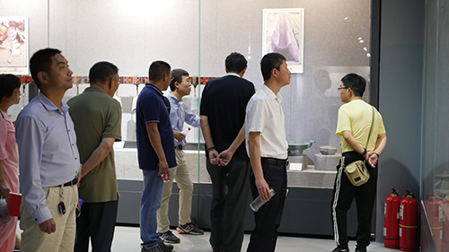 1496220979428854.jpg 55555参观考古成果展.jpg