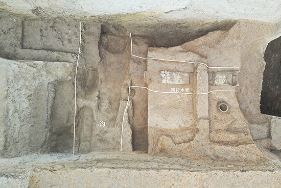 1587872358430317.jpg 06-