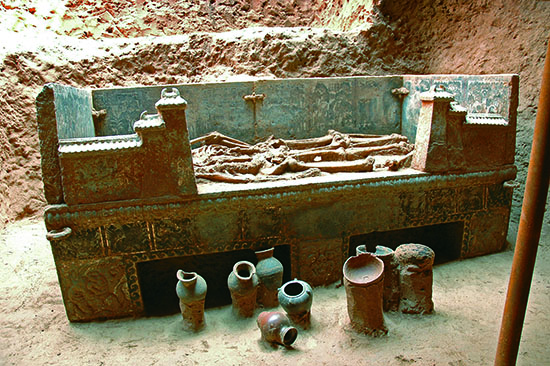 1642145563715661.jpg 安阳固岸墓地出土的围屏石榻.jpg