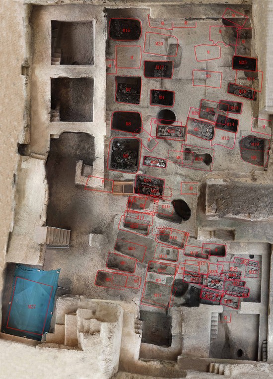 1732240535151342.jpg 大汶口文化墓葬分布图(上为北).jpg