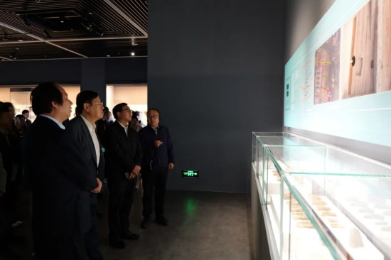 1759978799192911.jpg 图片 9.jpg