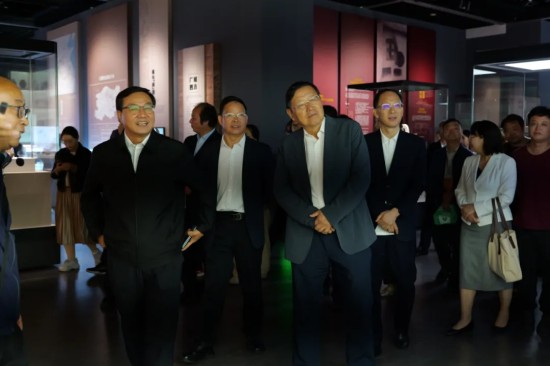 1759978810881549.jpg 图片 10.jpg